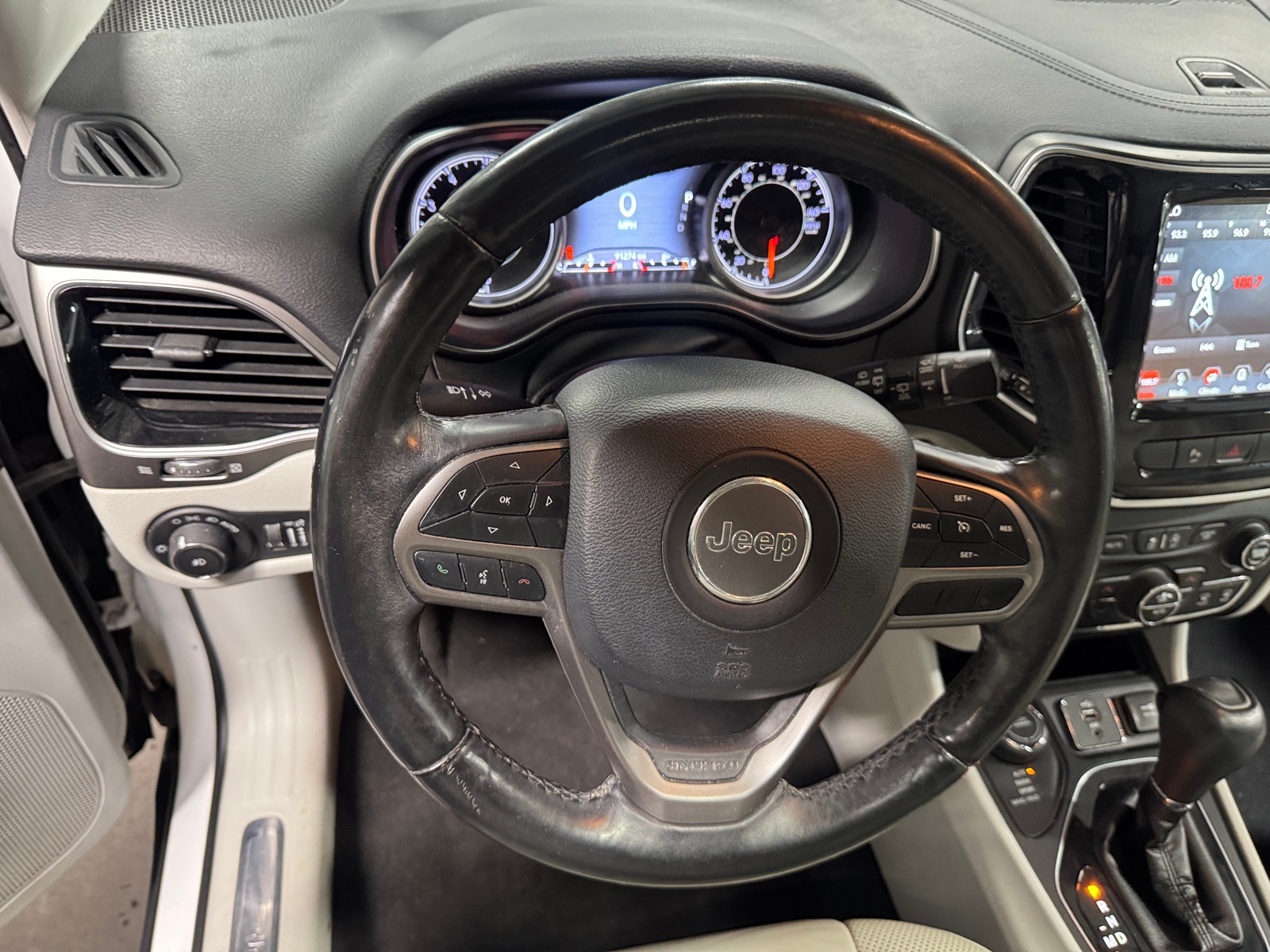 Thumbnail: 2019 Jeep Cherokee - 4