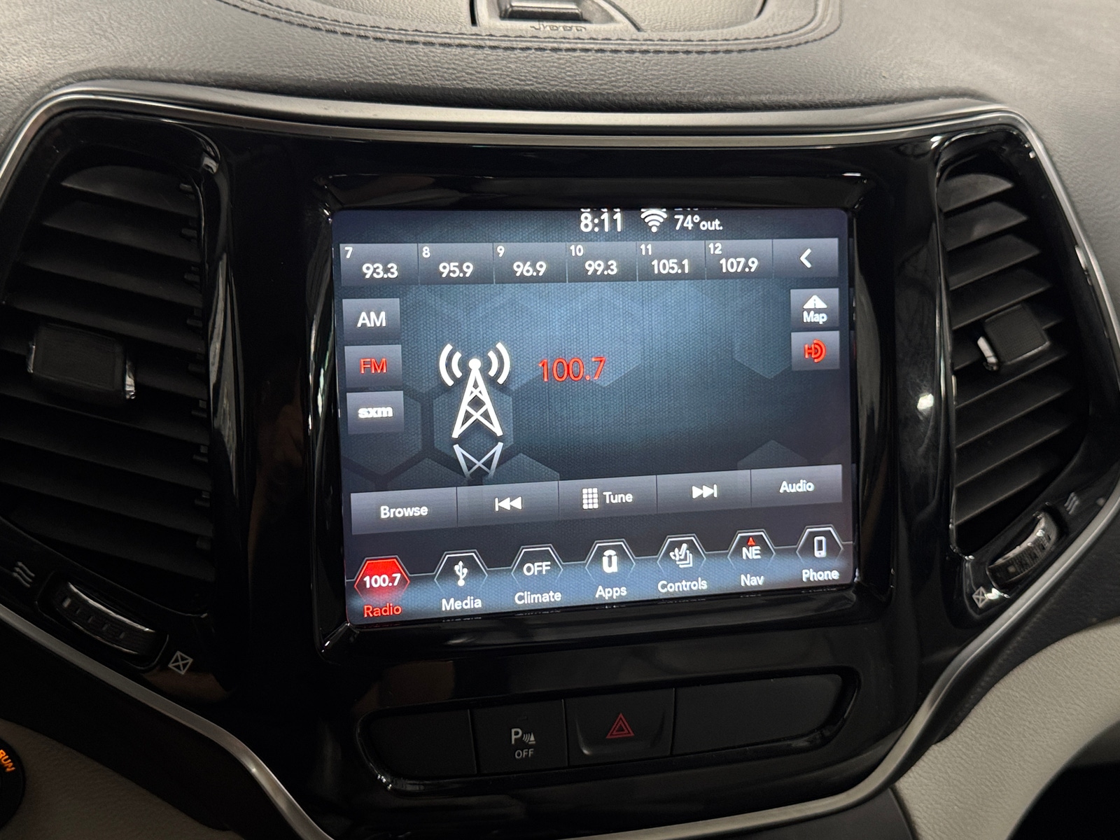 Thumbnail: 2019 Jeep Cherokee - 3