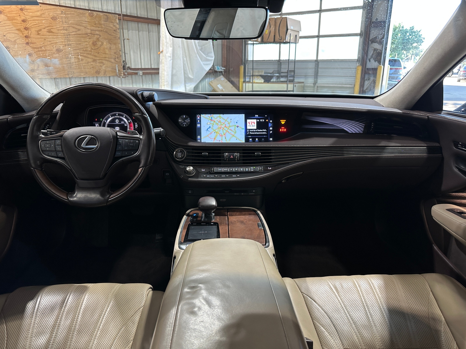 Thumbnail: 2018 Lexus LS - 3