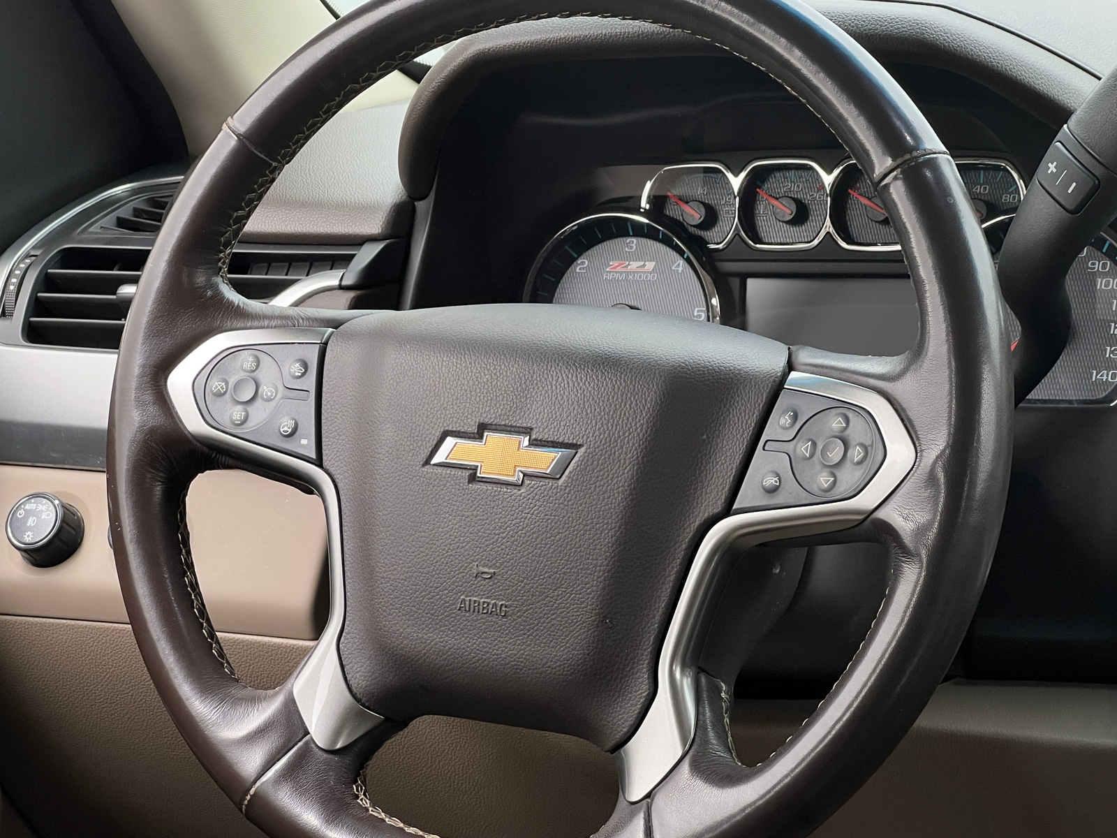 Thumbnail: 2019 Chevrolet Suburban - 4