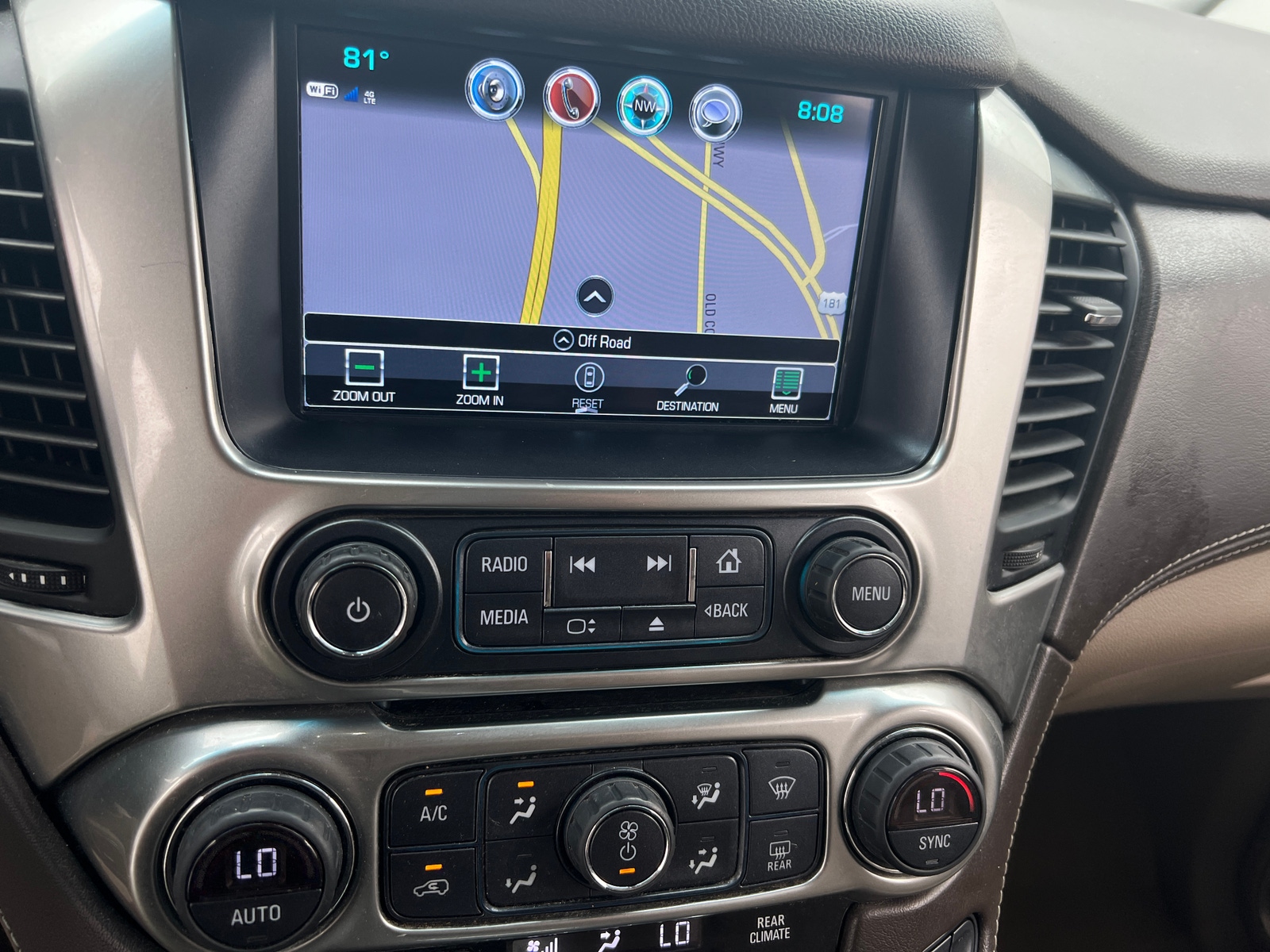 Thumbnail: 2019 Chevrolet Suburban - 3