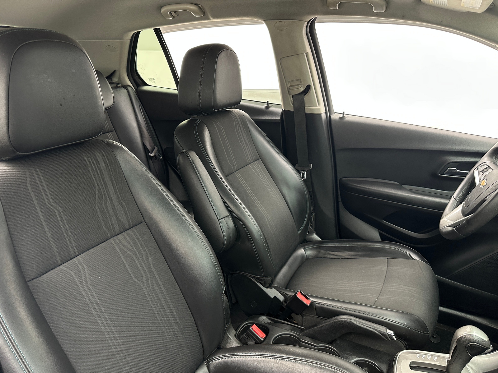 Thumbnail: 2016 Chevrolet Trax - 2