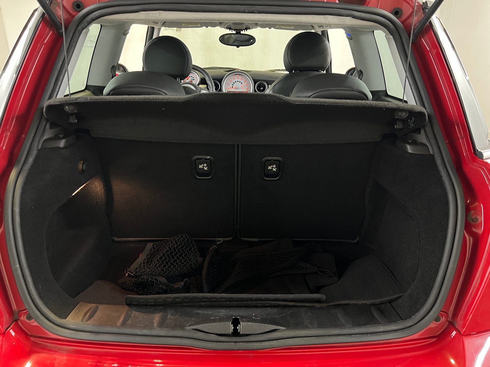Thumbnail: 2010 MINI Cooper Hardtop - 6