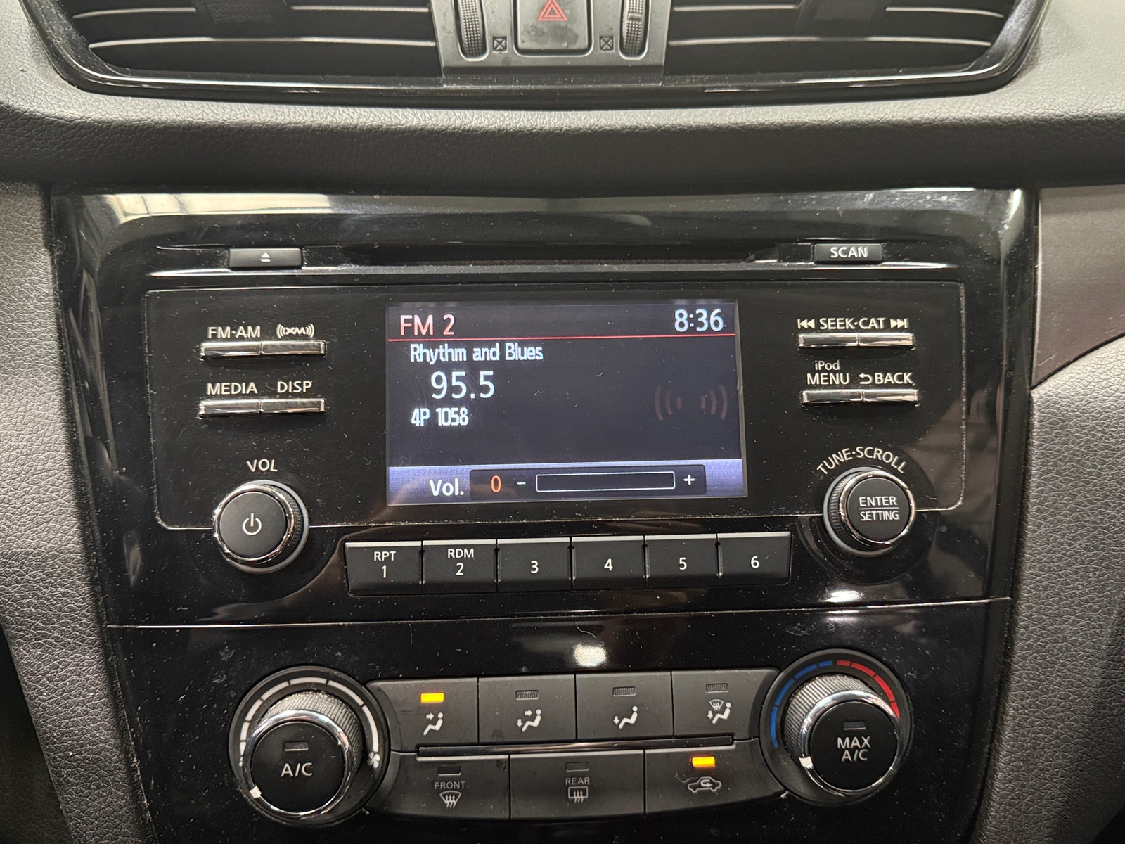 Thumbnail: 2018 Nissan Rogue Sport - 4