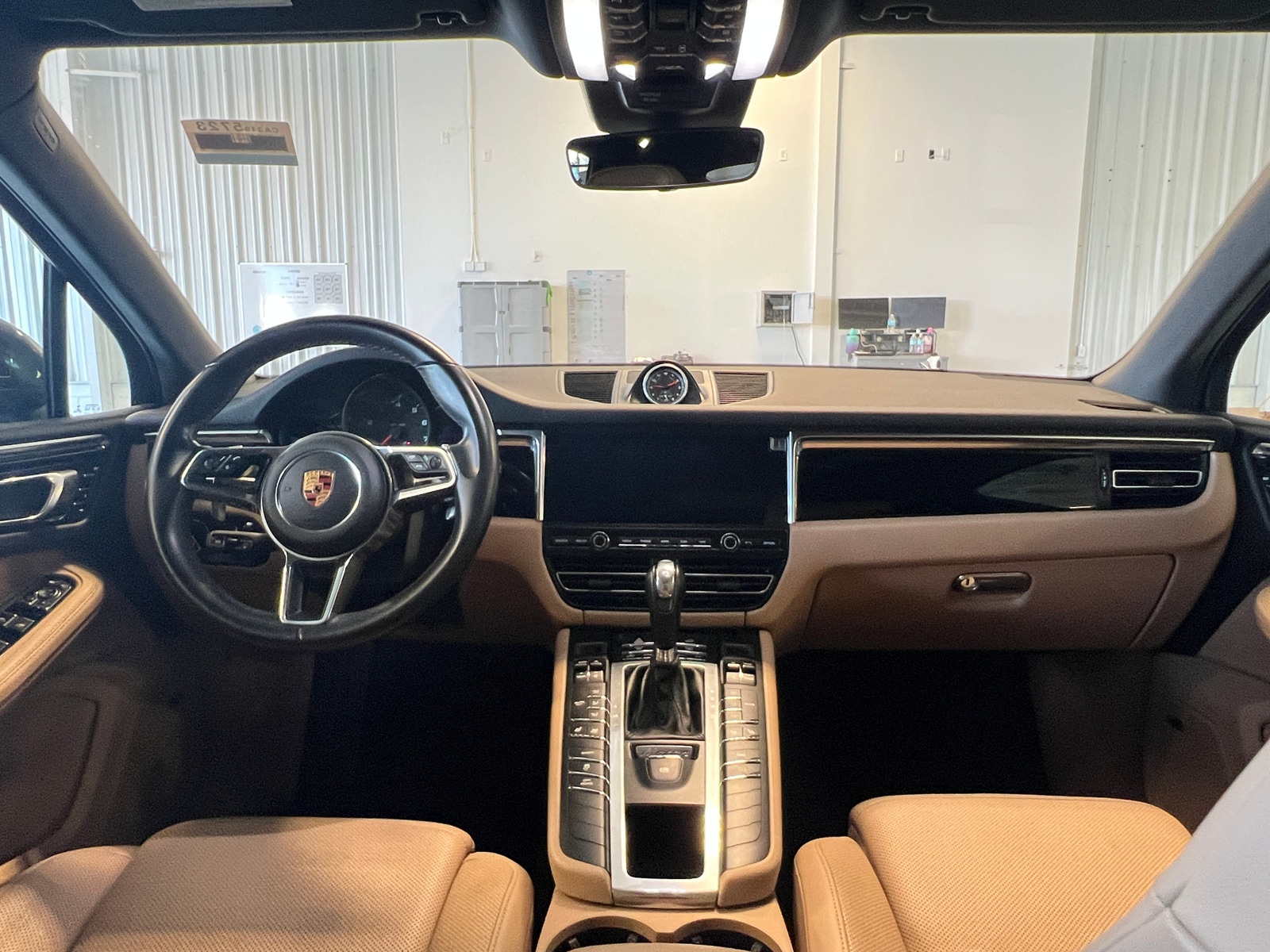 Thumbnail: 2020 Porsche Macan - 2