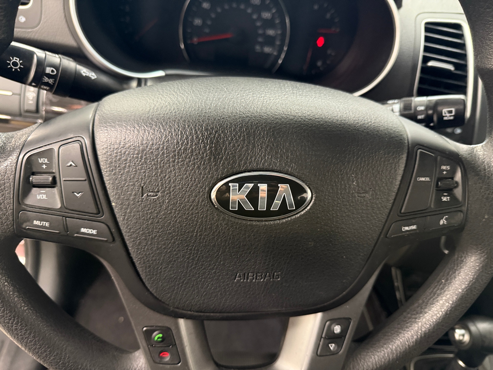 Thumbnail: 2015 Kia Sorento - 5