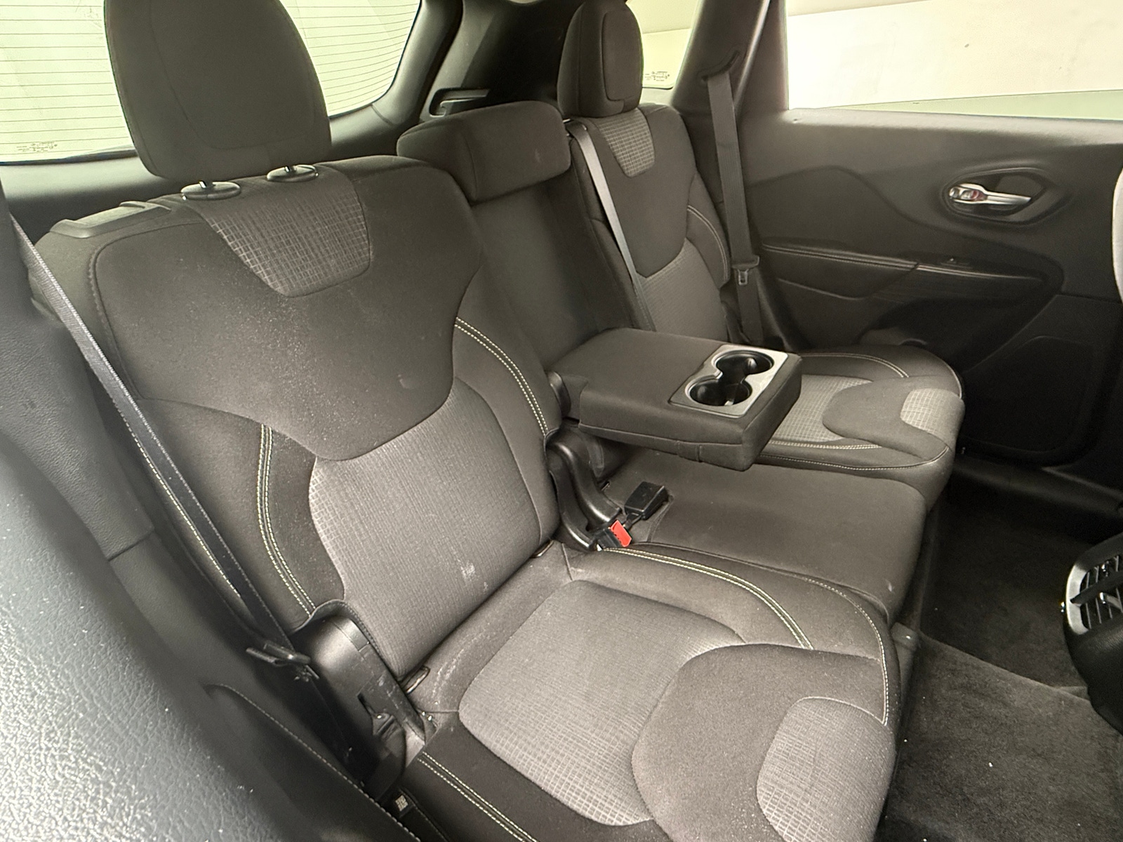 Thumbnail: 2015 Jeep Cherokee - 6