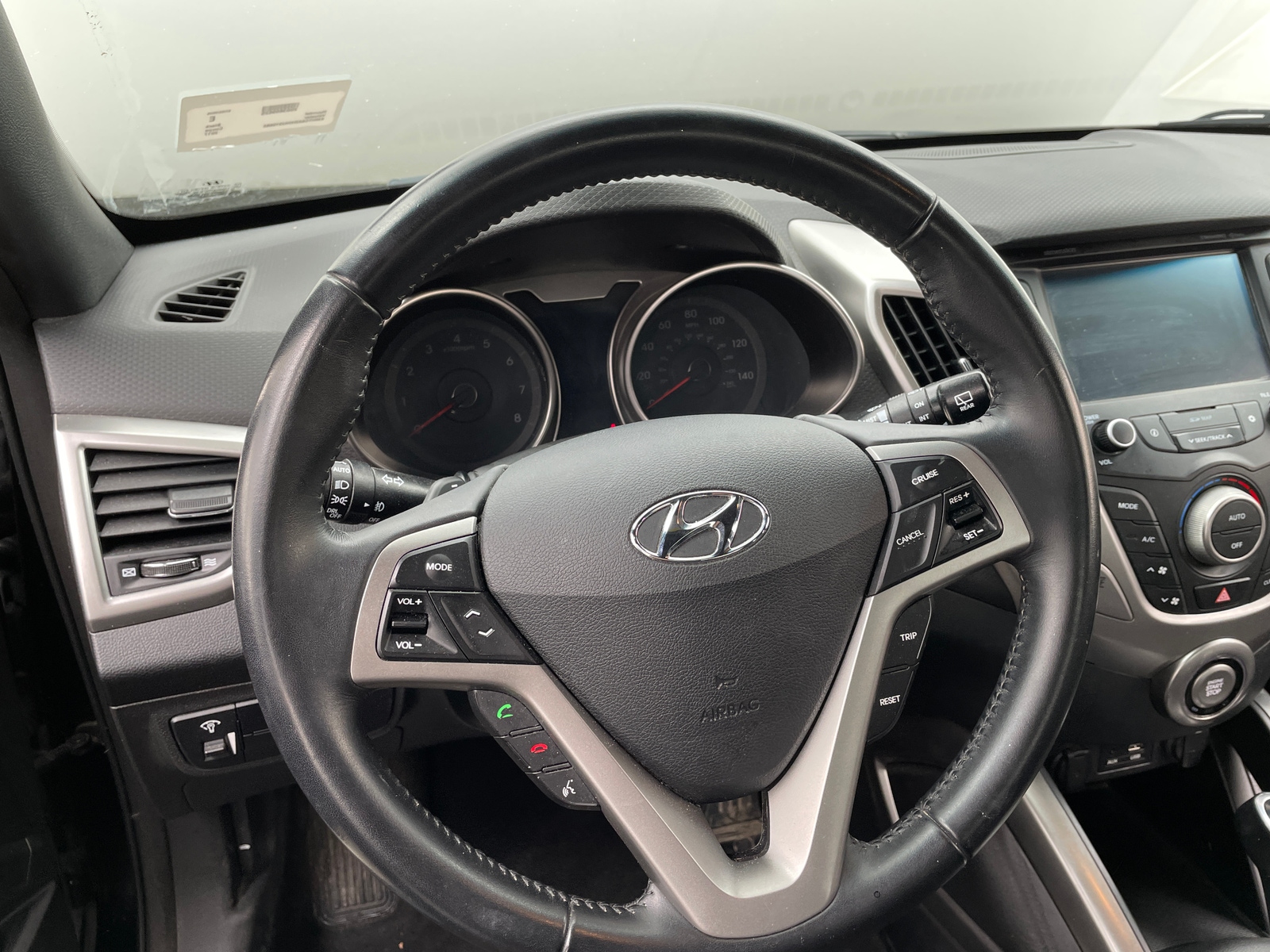 Thumbnail: 2017 Hyundai Veloster - 4