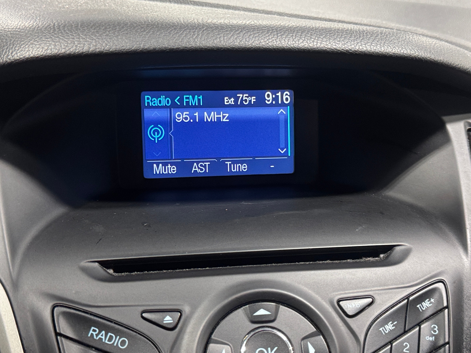 Thumbnail: 2014 Ford Focus - 4