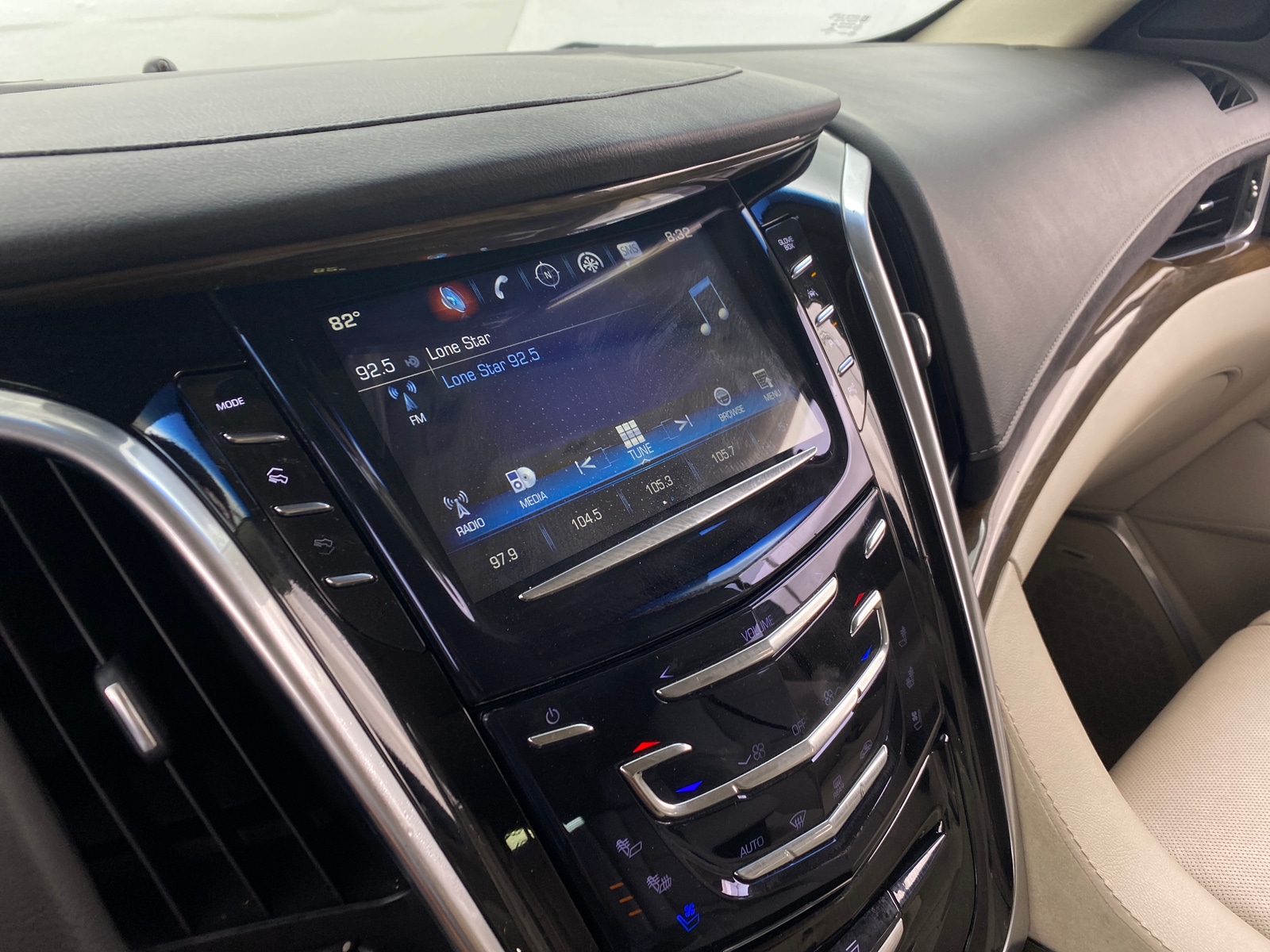Thumbnail: 2018 Cadillac Escalade - 3