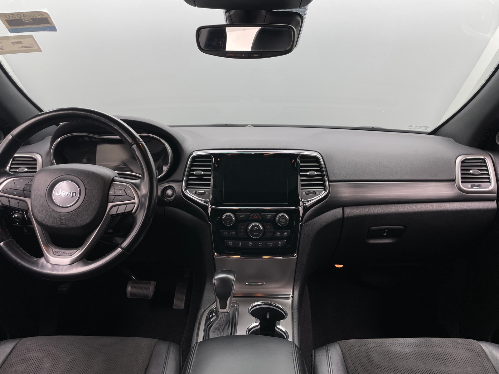 Thumbnail: 2020 Jeep Grand Cherokee - 3