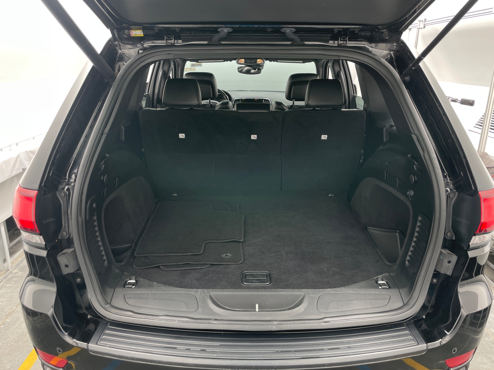 Thumbnail: 2020 Jeep Grand Cherokee - 7