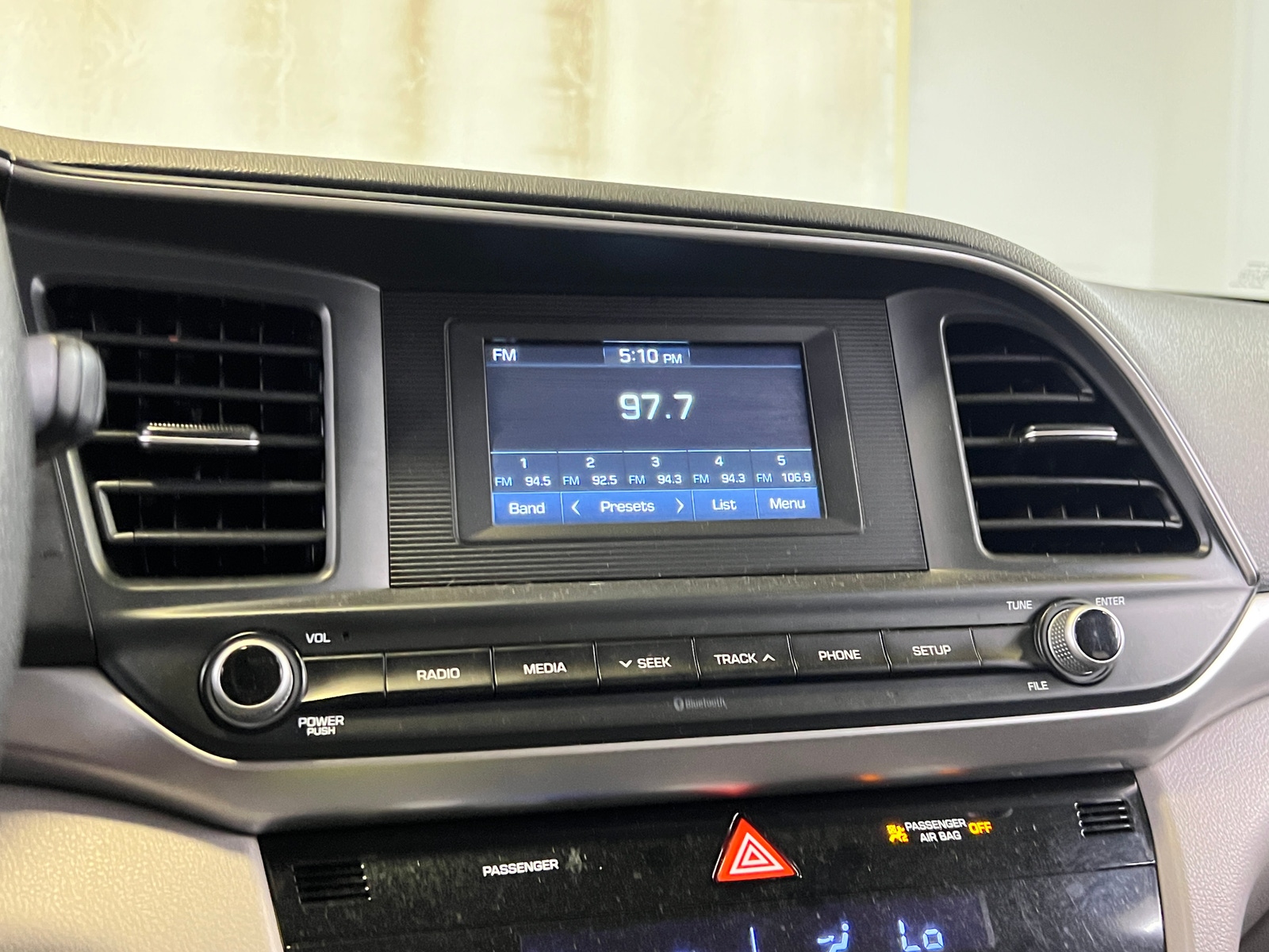 Thumbnail: 2020 Hyundai Elantra - 4