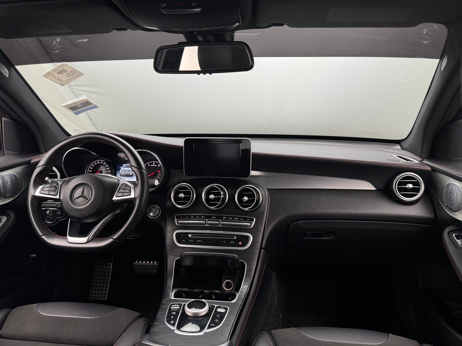 Thumbnail: 2018 Mercedes-Benz GLC - 2