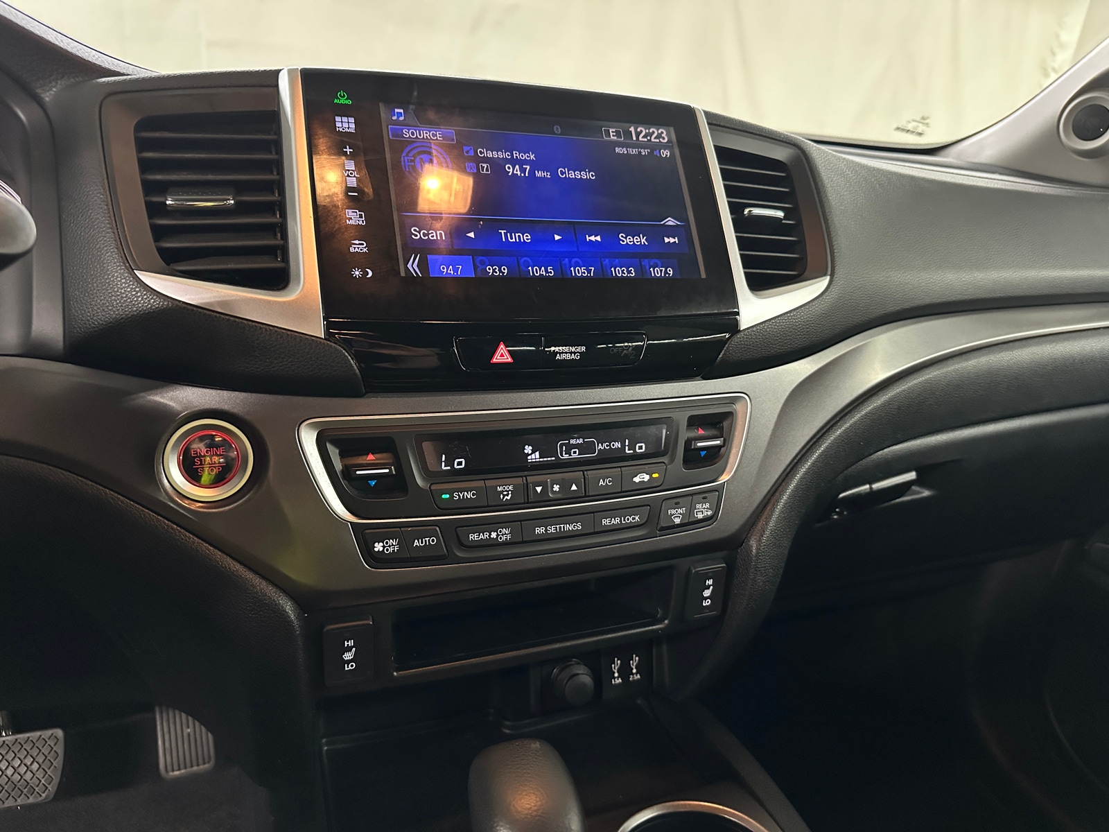 Thumbnail: 2016 Honda Pilot - 3