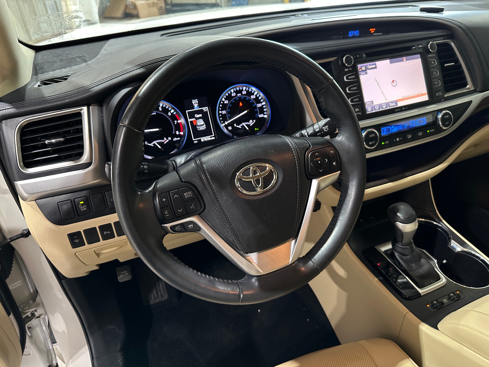 Thumbnail: 2015 Toyota Highlander - 4