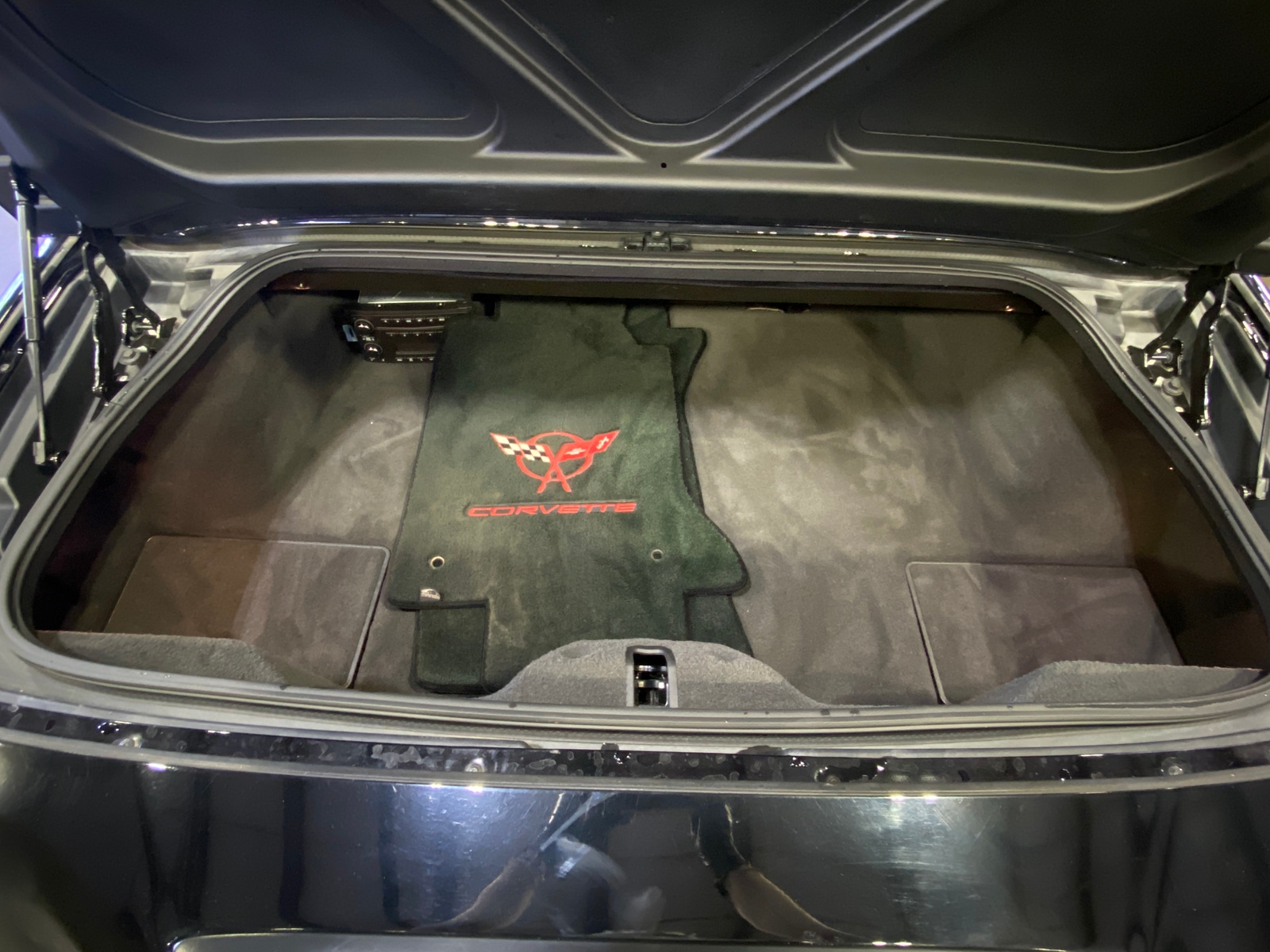 Thumbnail: 2010 Chevrolet Corvette - 5
