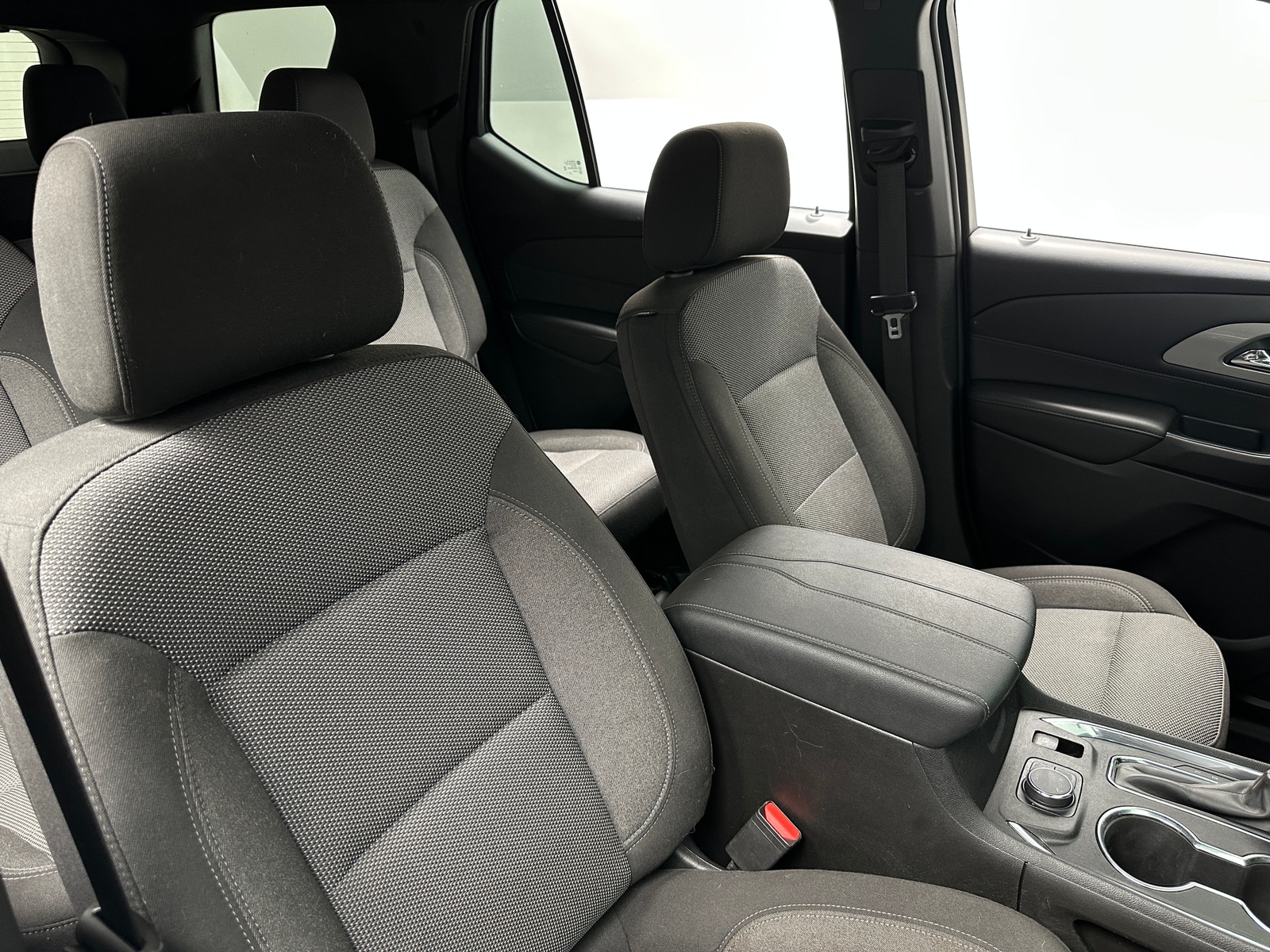 Thumbnail: 2023 Chevrolet Traverse - 2