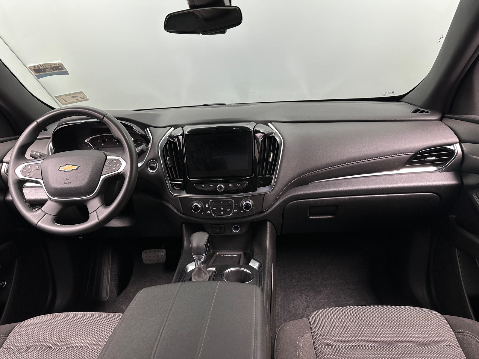Thumbnail: 2023 Chevrolet Traverse - 3