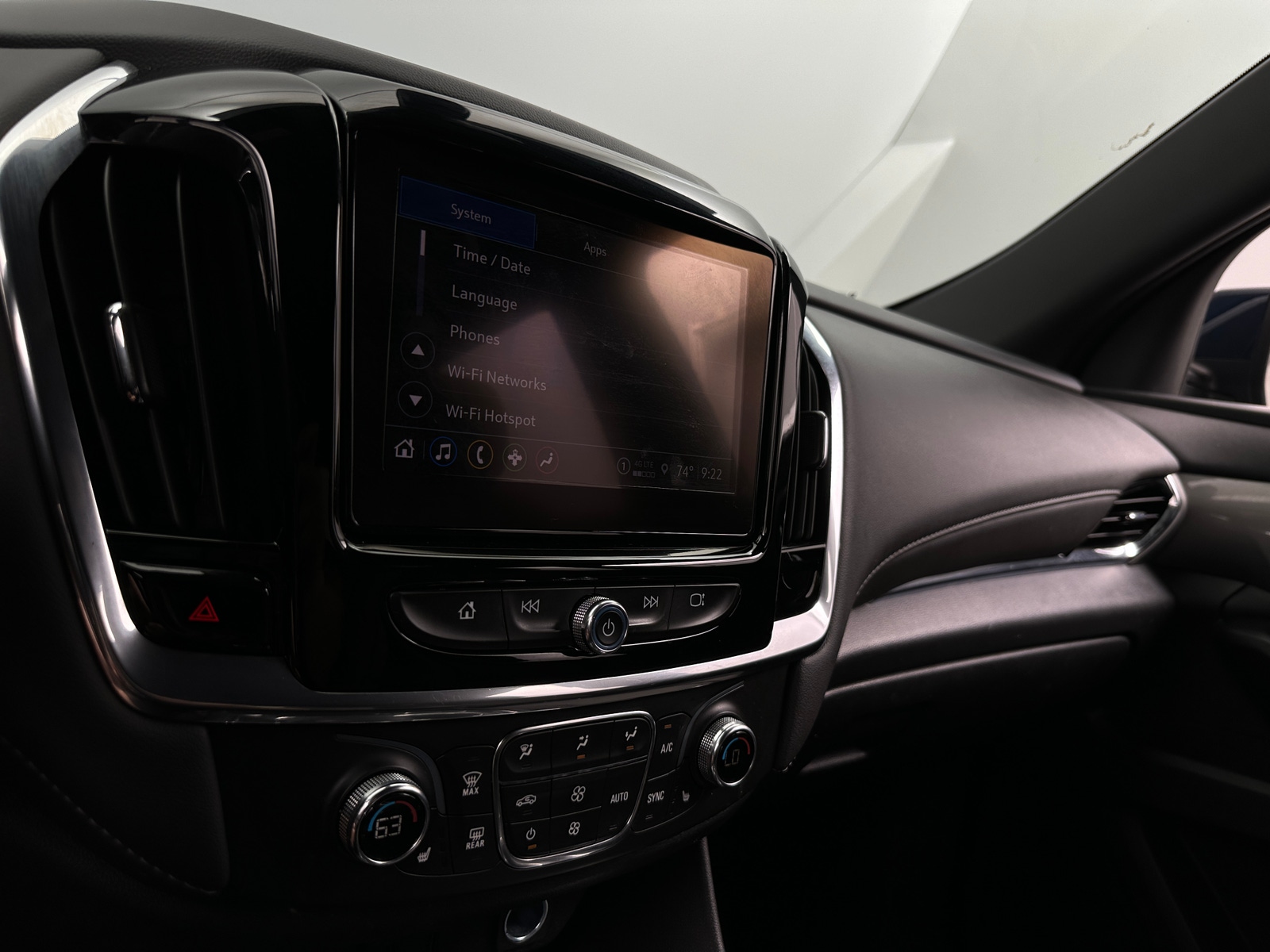 Thumbnail: 2023 Chevrolet Traverse - 4