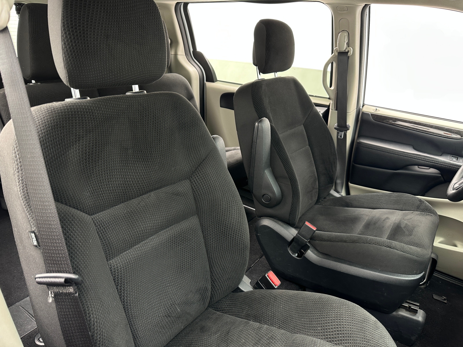 Thumbnail: 2019 Dodge Grand Caravan - 2