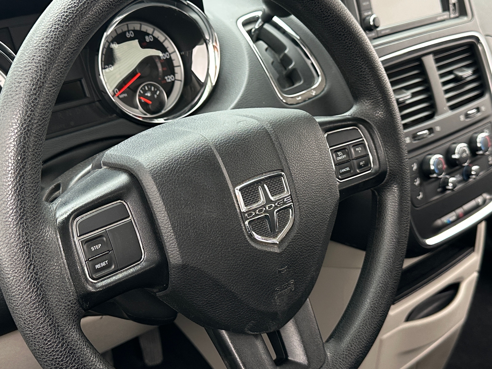 Thumbnail: 2019 Dodge Grand Caravan - 5