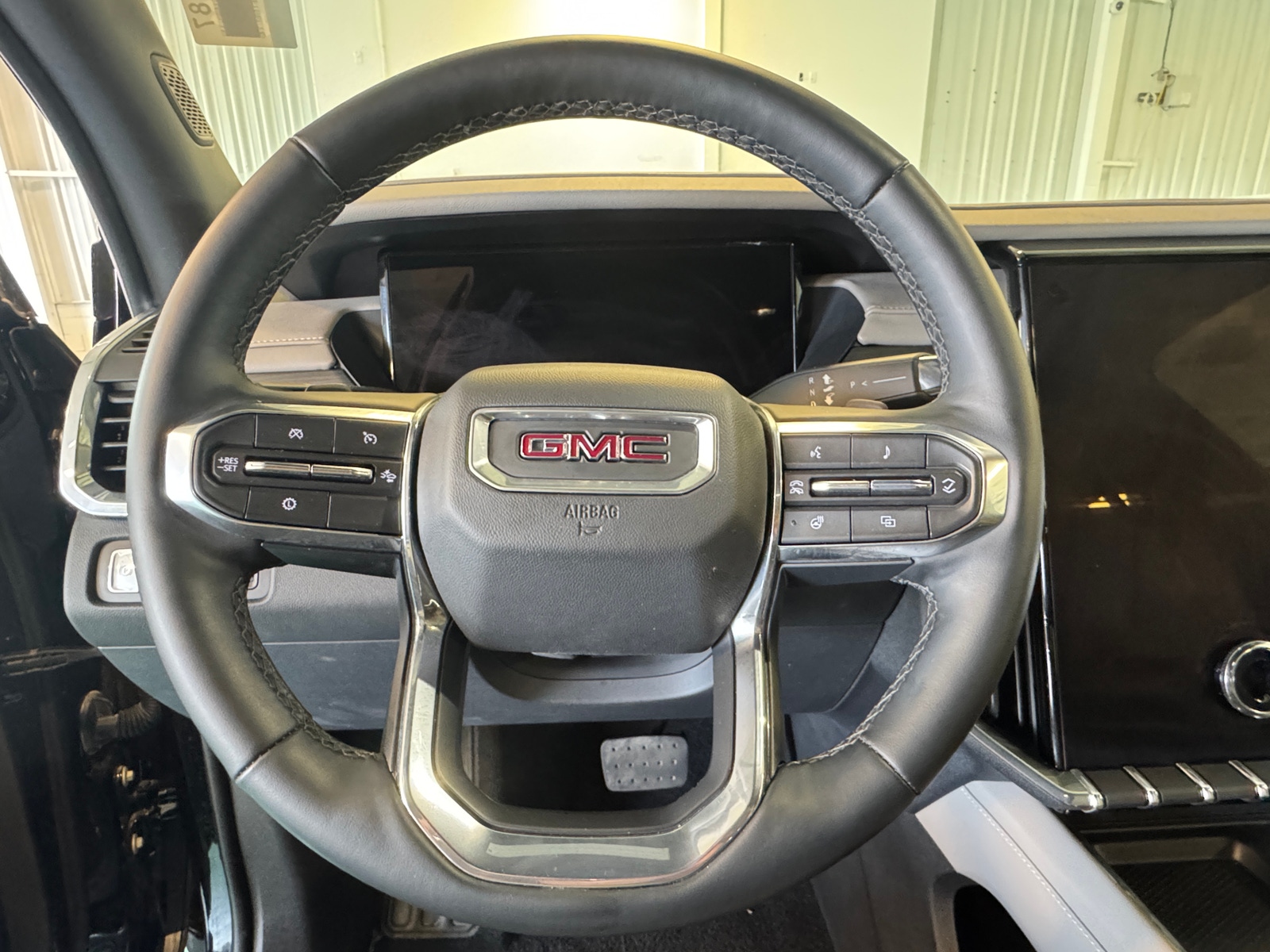 Thumbnail: 2024 GMC Acadia - 4