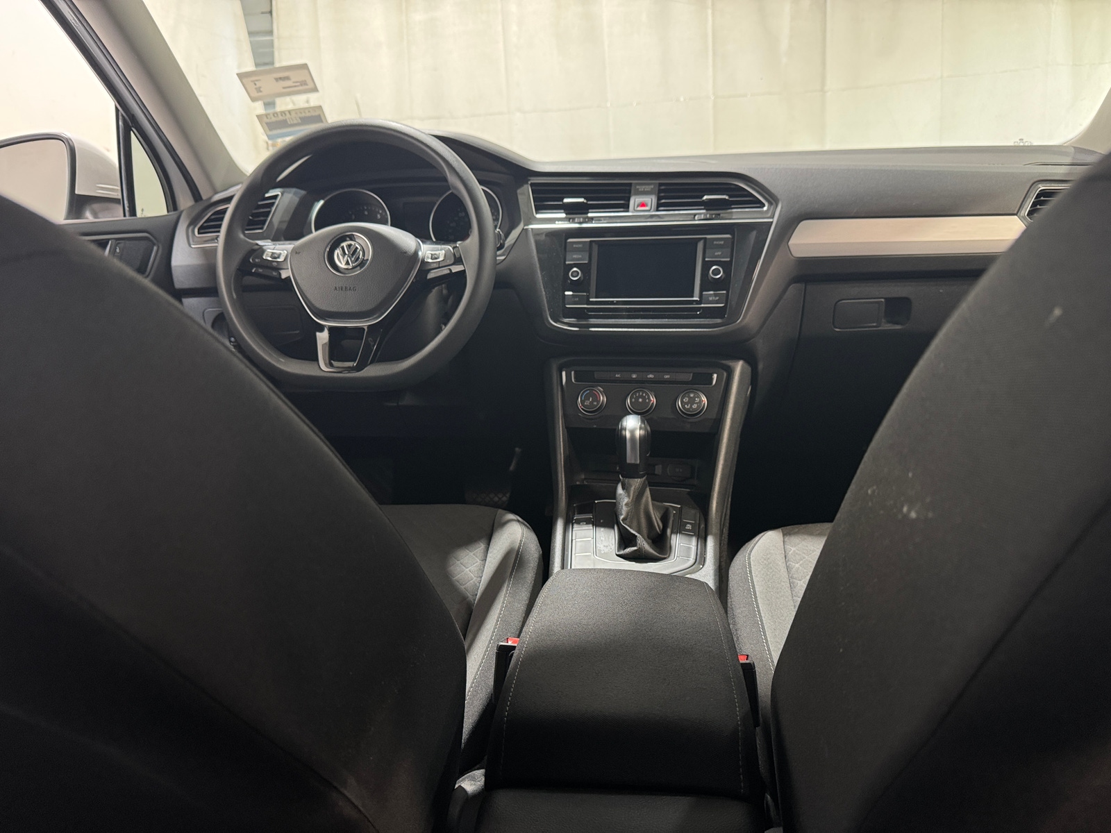 Thumbnail: 2019 Volkswagen Tiguan - 3