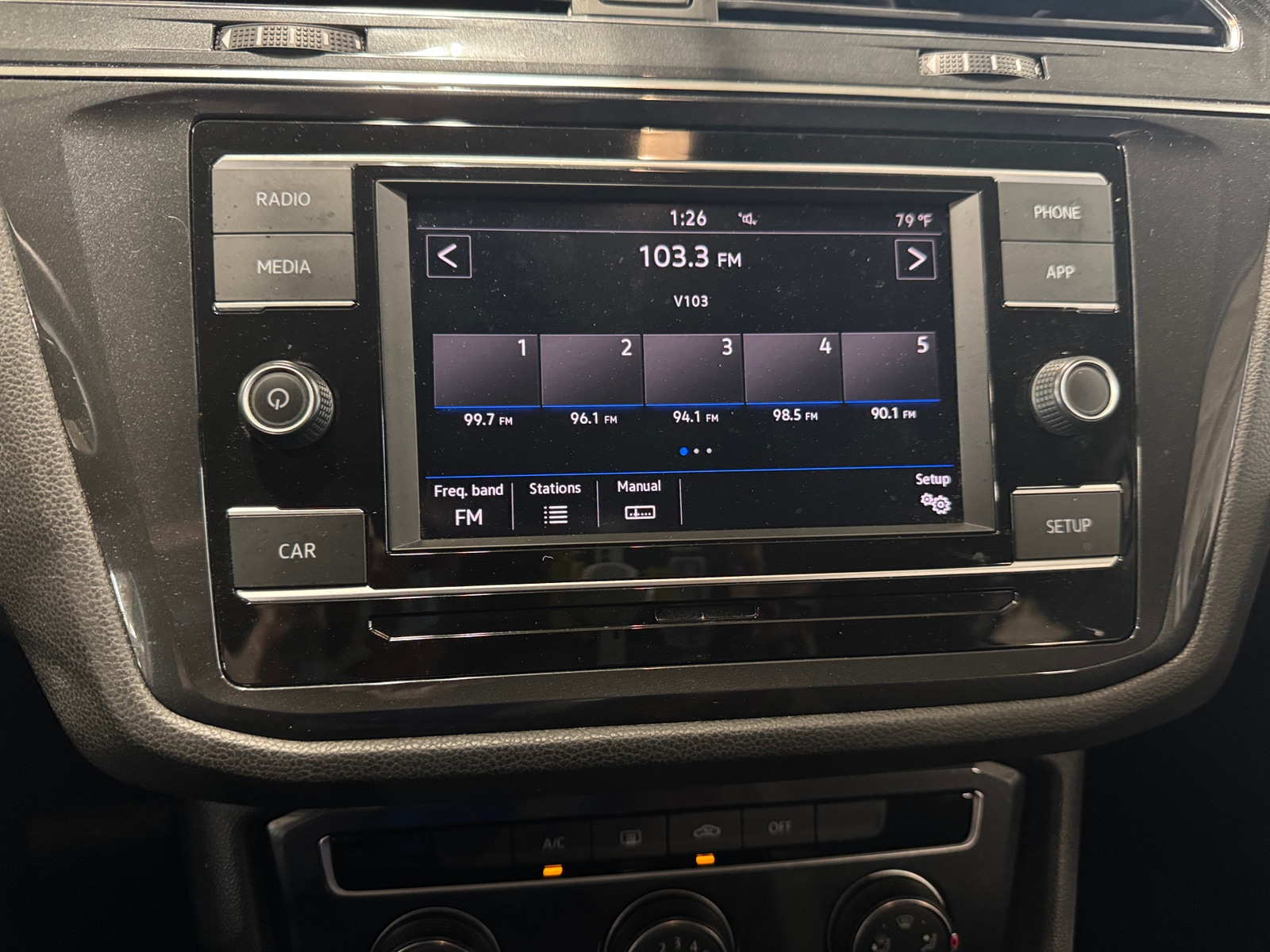Thumbnail: 2019 Volkswagen Tiguan - 4