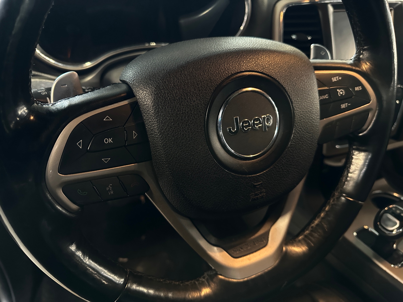 Thumbnail: 2015 Jeep Grand Cherokee - 4