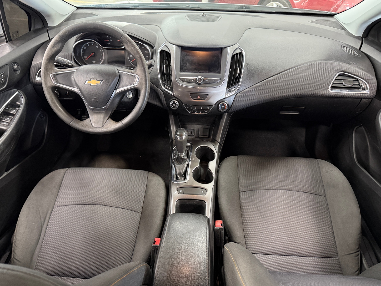 Thumbnail: 2019 Chevrolet Cruze - 3