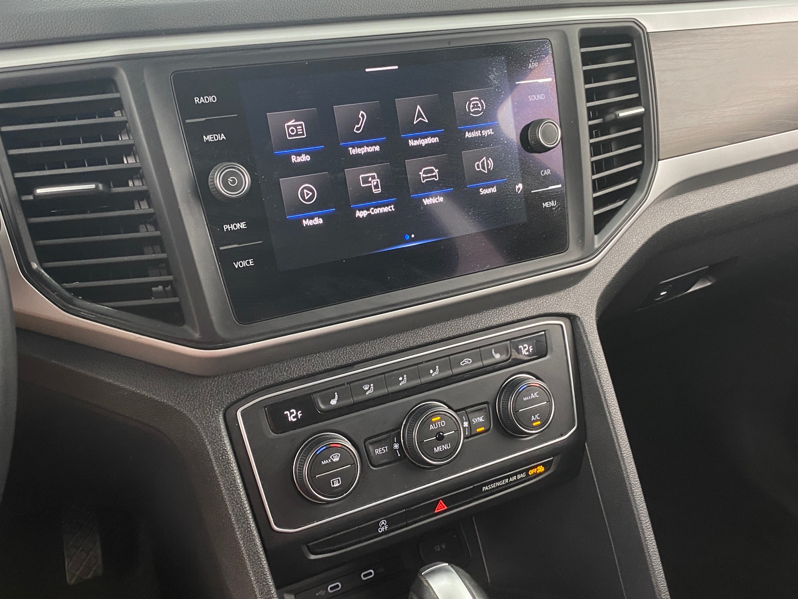 Thumbnail: 2021 Volkswagen Atlas - 3