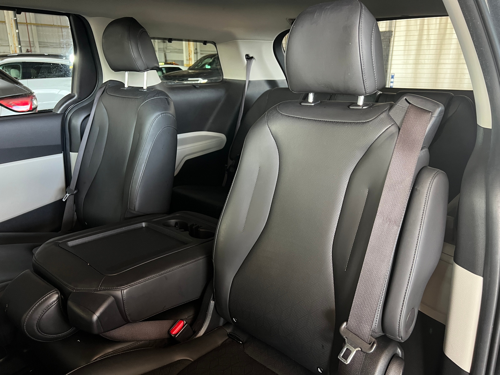 Thumbnail: 2022 Kia Carnival - 5