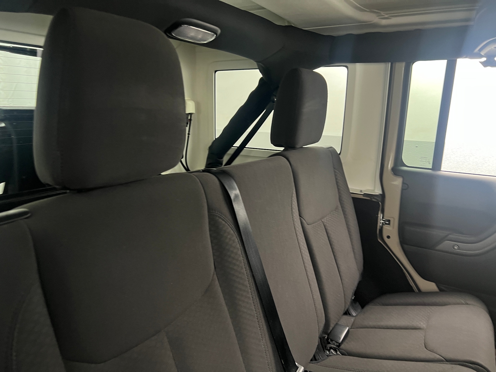 Thumbnail: 2016 Jeep Wrangler - 6