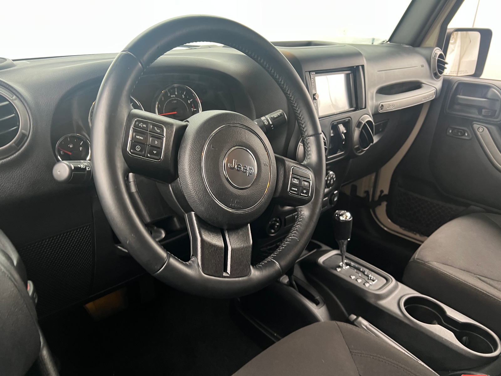 Thumbnail: 2016 Jeep Wrangler - 3