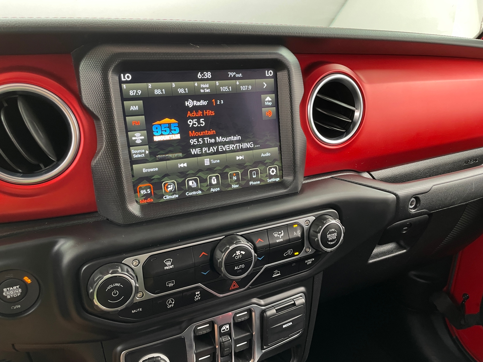 Thumbnail: 2021 Jeep Gladiator - 3