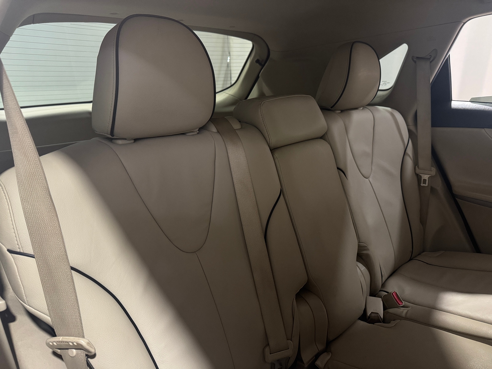 Thumbnail: 2011 Toyota Venza - 6