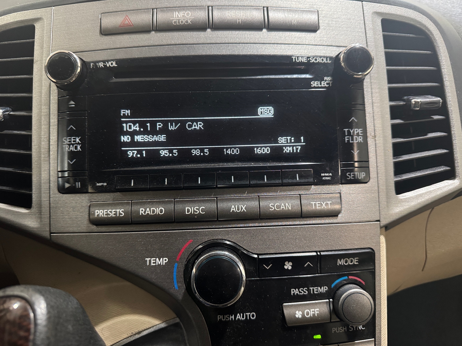 Thumbnail: 2011 Toyota Venza - 4