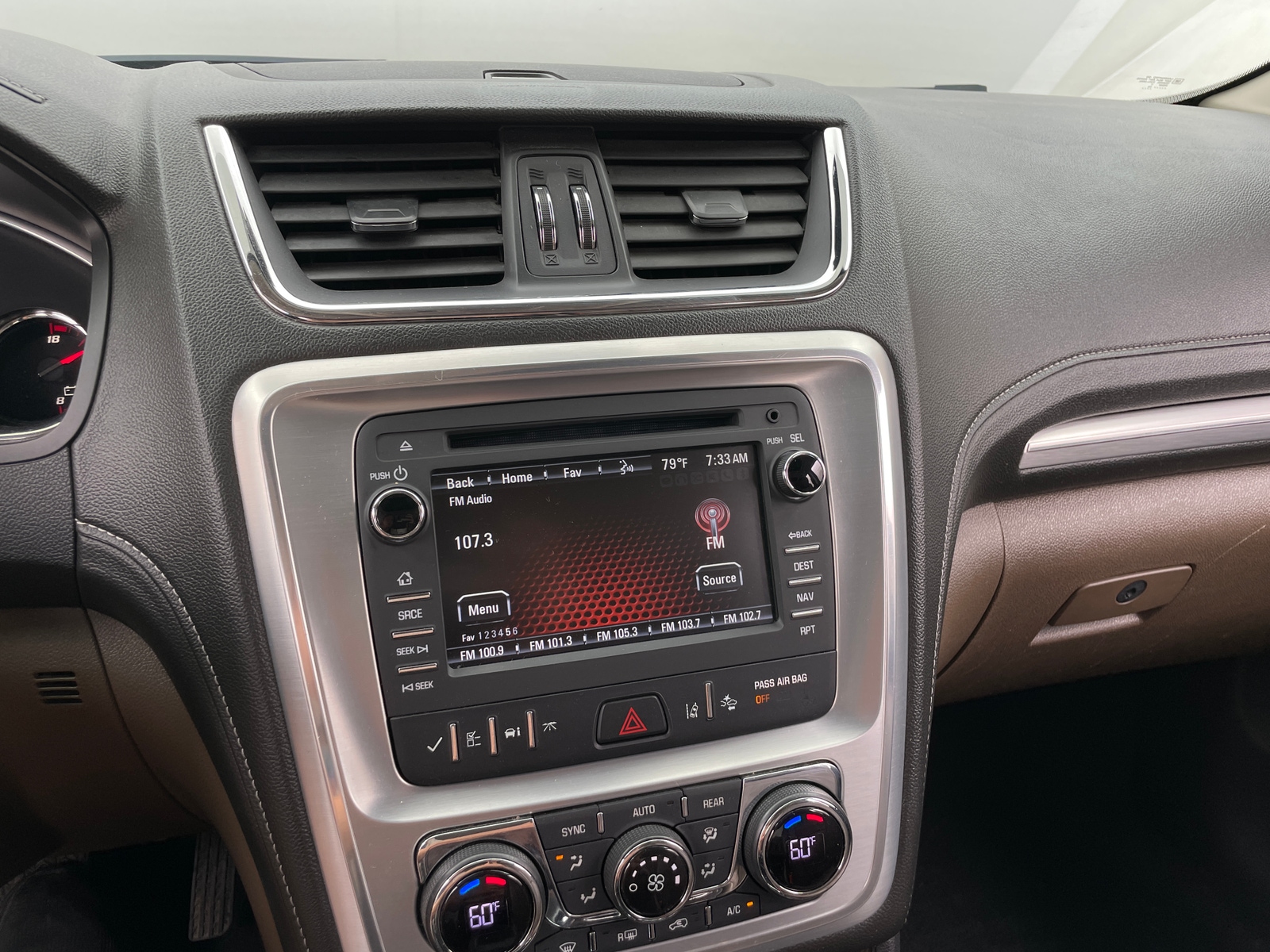 Thumbnail: 2015 GMC Acadia - 3