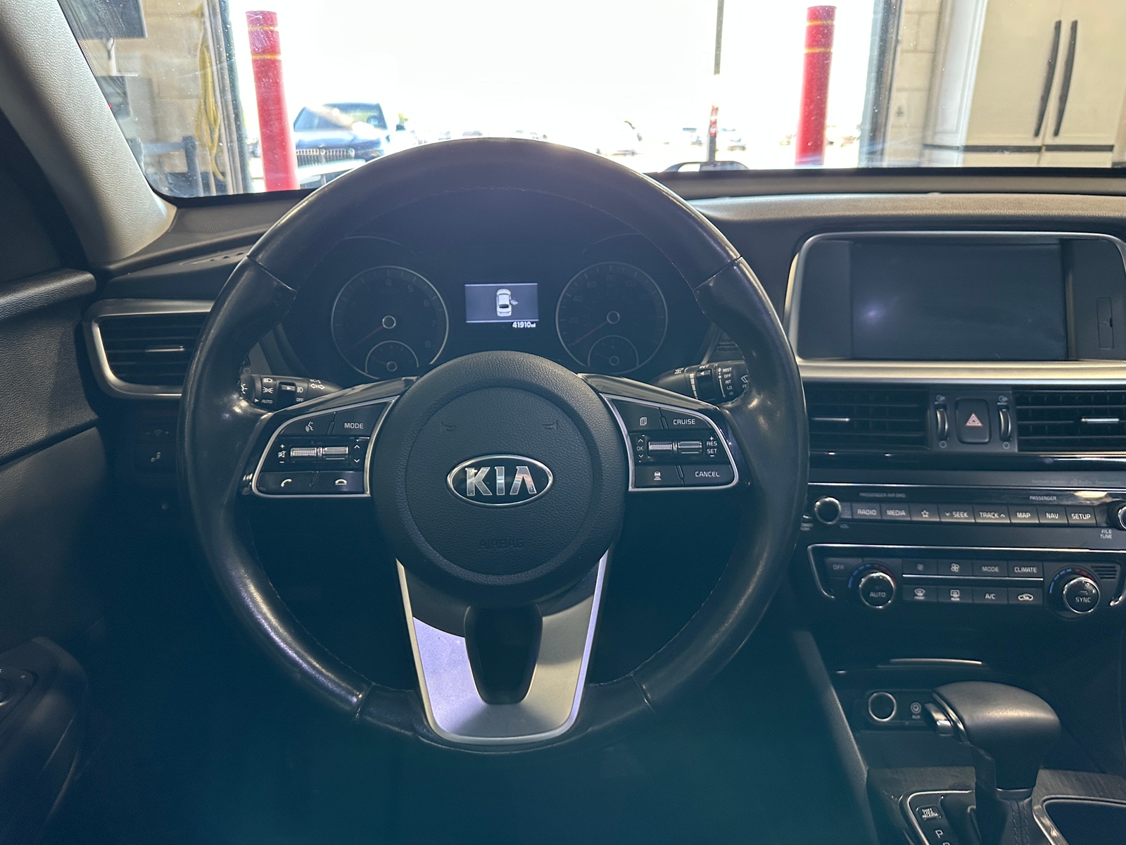 Thumbnail: 2020 Kia Optima - 4