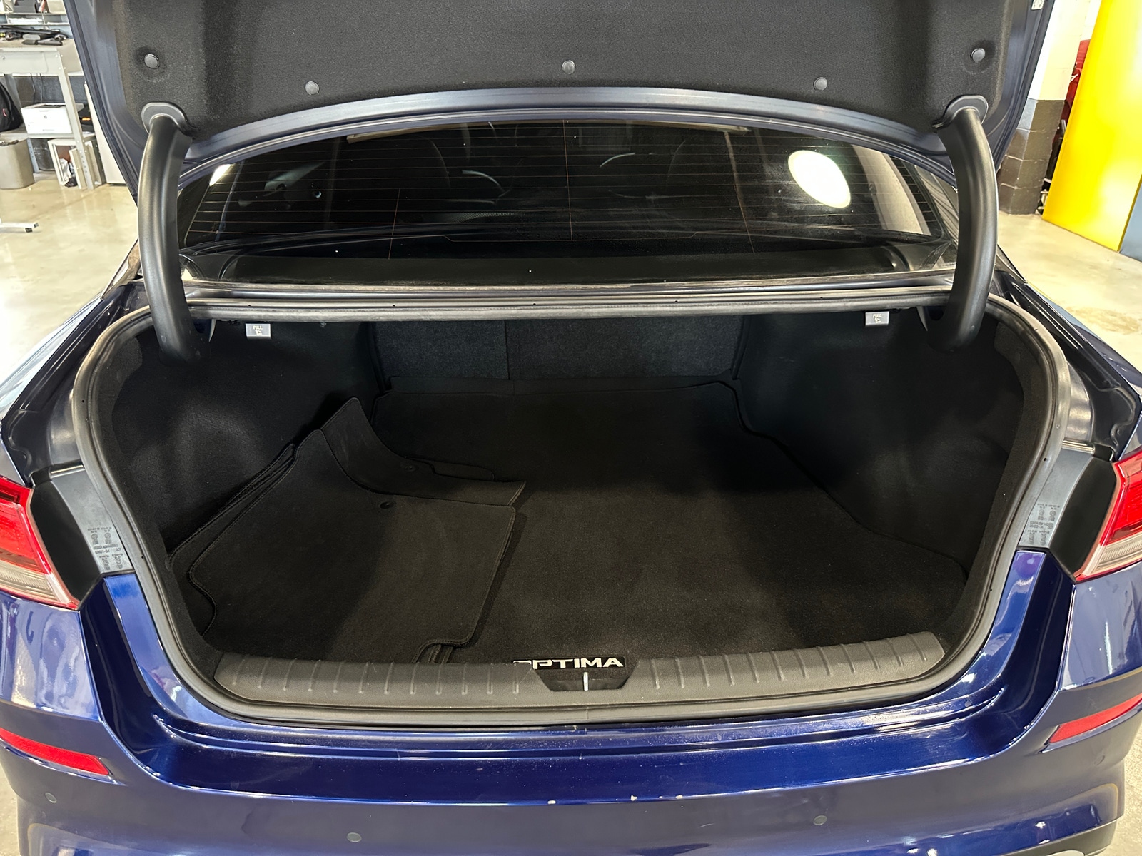 Thumbnail: 2020 Kia Optima - 6