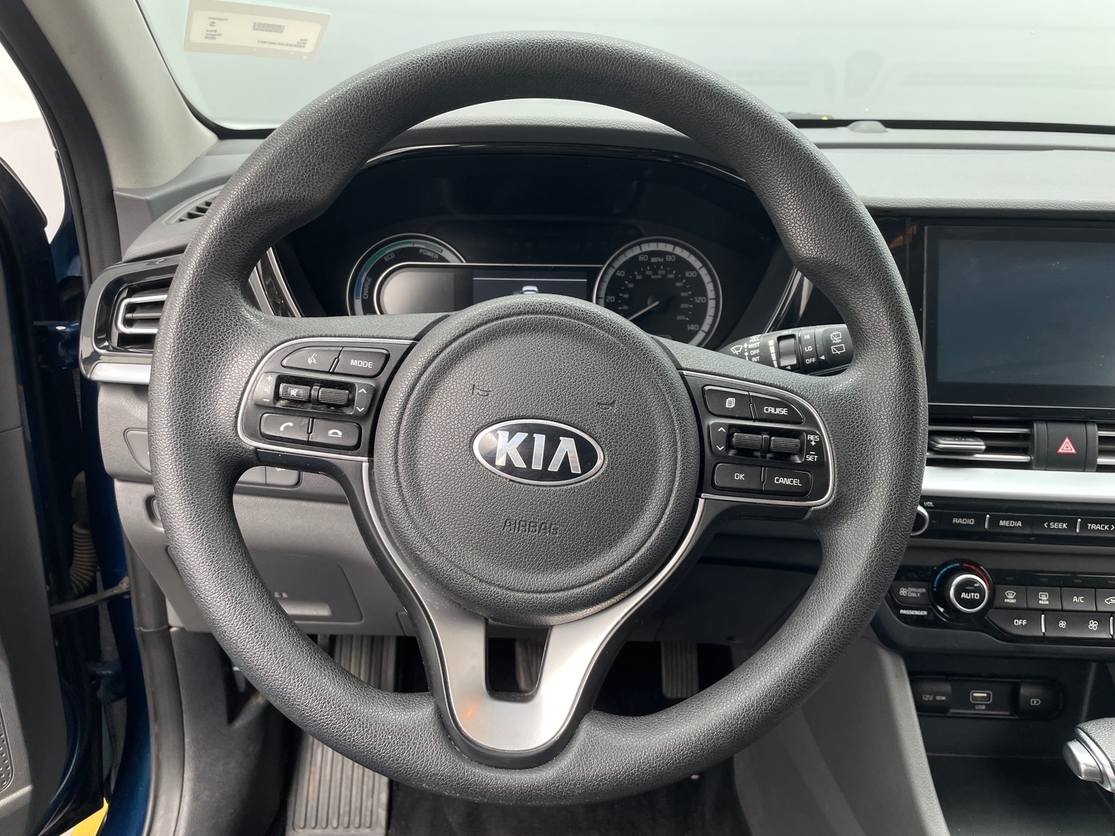 Thumbnail: 2020 Kia Niro - 5