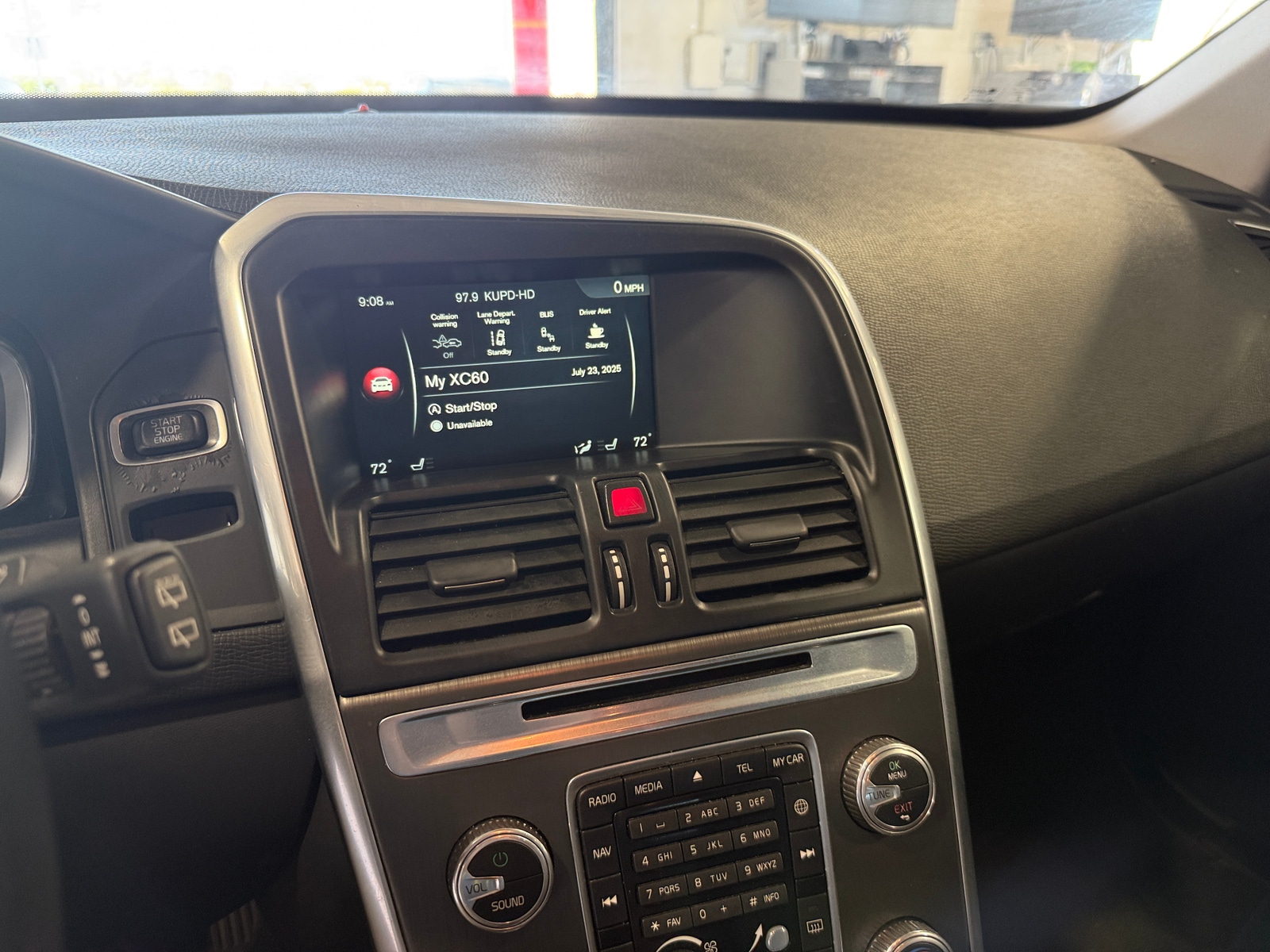Thumbnail: 2015 Volvo XC60 - 3