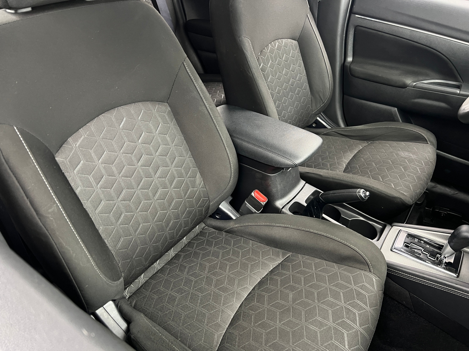 Thumbnail: 2020 Mitsubishi Outlander Sport - 2