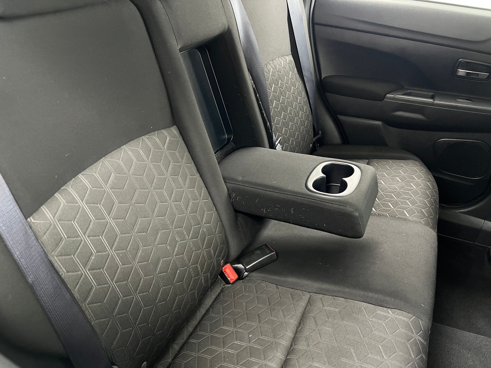 Thumbnail: 2020 Mitsubishi Outlander Sport - 6