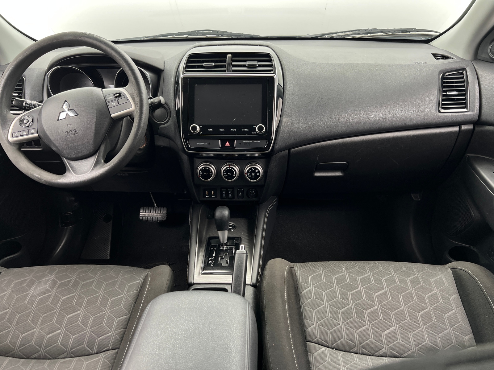Thumbnail: 2020 Mitsubishi Outlander Sport - 3