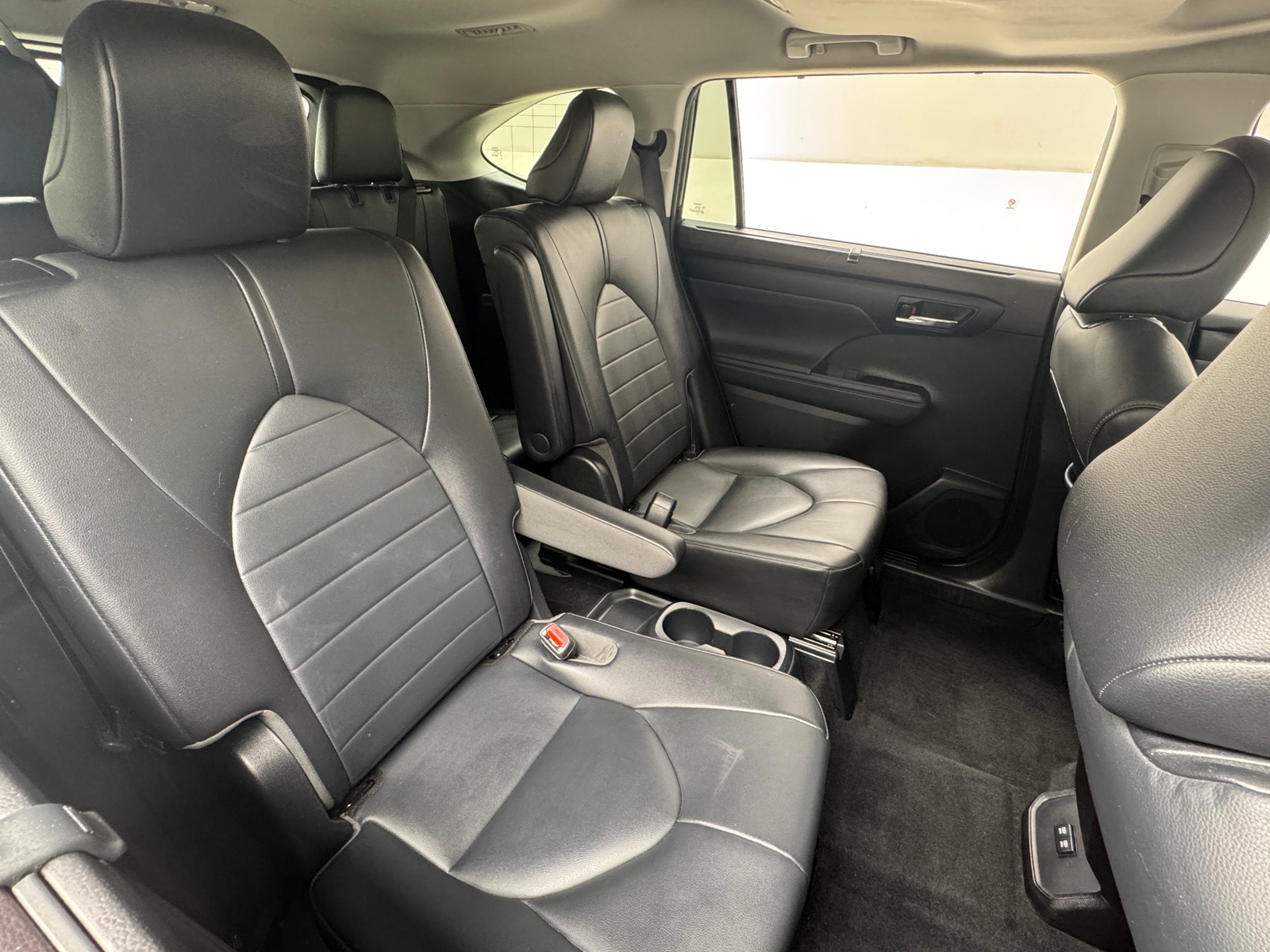 Thumbnail: 2020 Toyota Highlander - 5