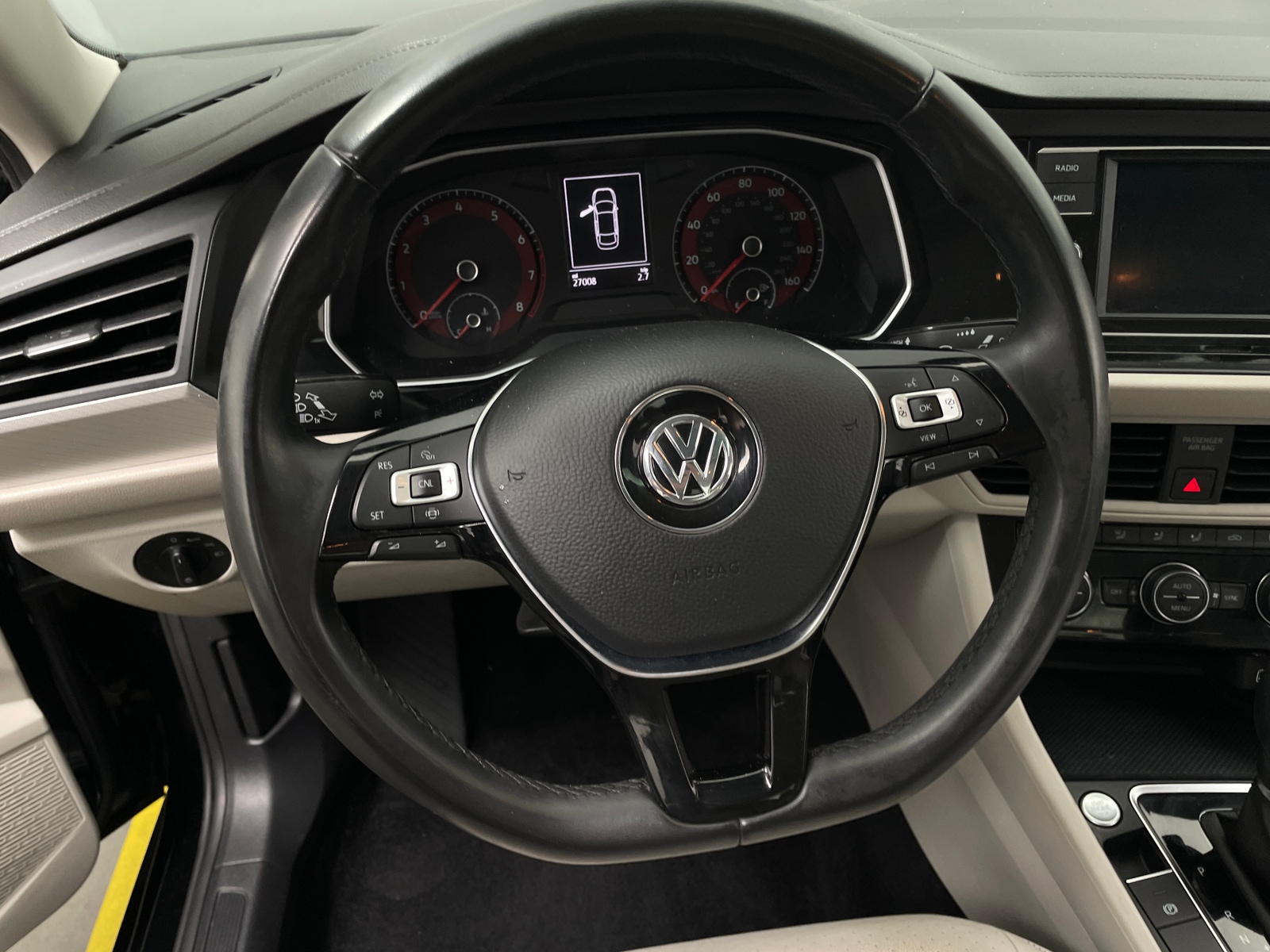 Thumbnail: 2019 Volkswagen Jetta - 4