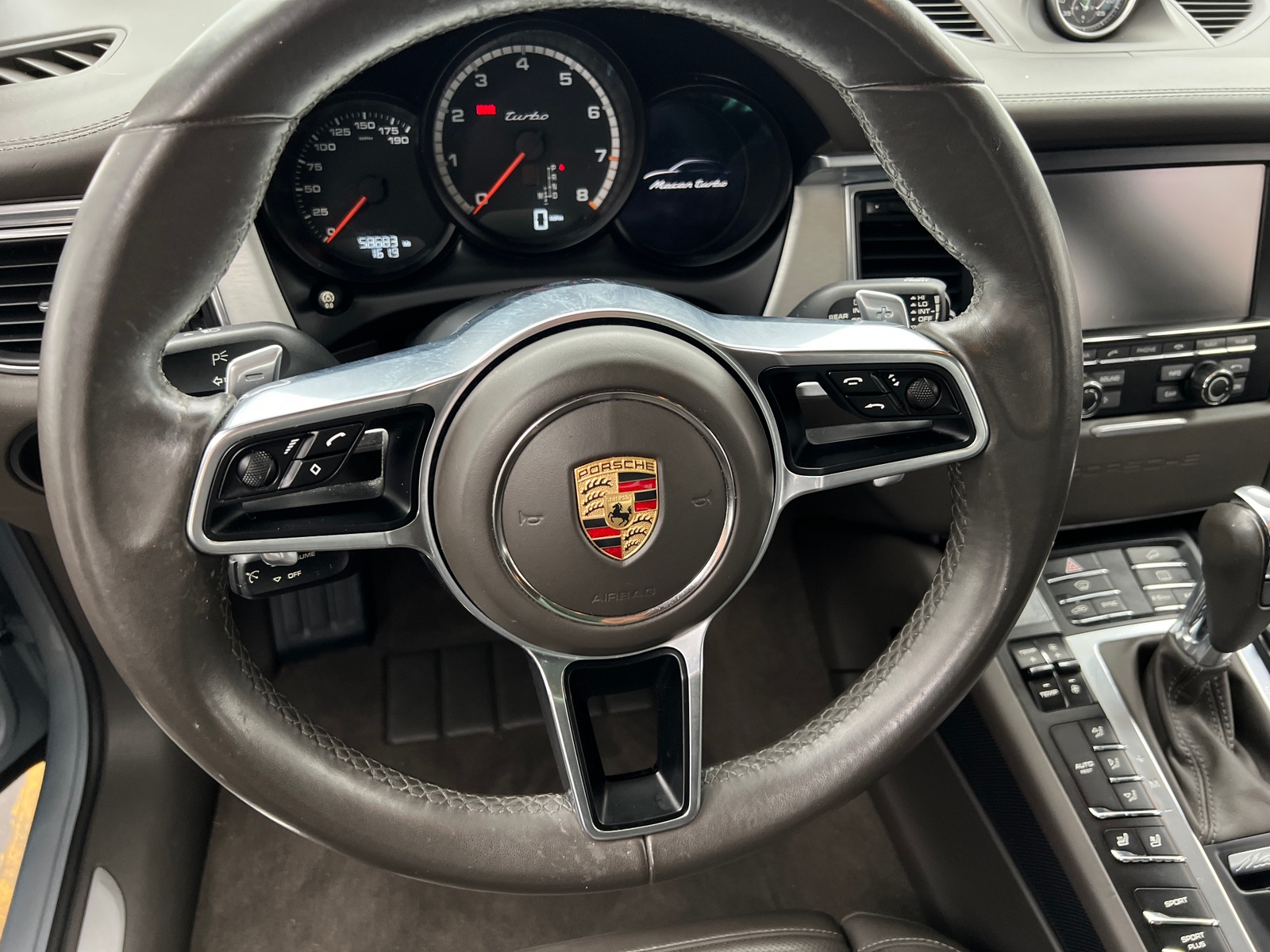 Thumbnail: 2015 Porsche Macan - 4