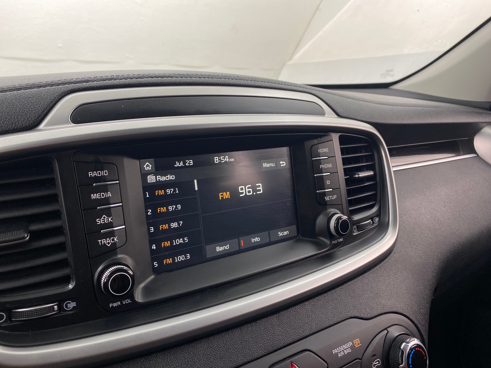 Thumbnail: 2020 Kia Sorento - 4